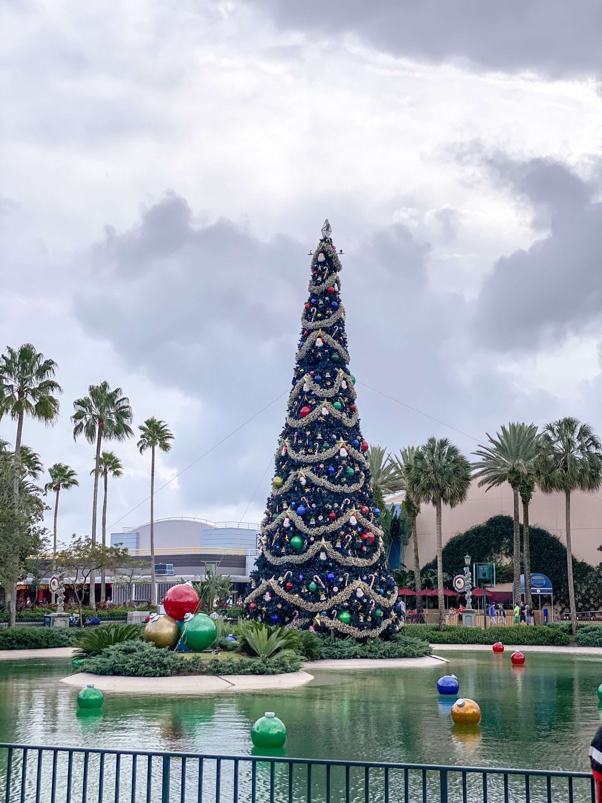 Disney during Christmas time in 2020 - My experience in Walt Disney World during a global pandemic | Magic Kingdom | Toy Story Land in Hollywood Studios | Christmas Decorations, Holiday Treats & Merchandise | Safety Measures in Place | Rides & Wait Times | Mask Requirements | Park Capacity | #Disney #DisneyWorld #MagicKingdom #HollywoodStudios #ToyStoryLand #Christmas #ChristmasDecorations #ChristmasinDisney