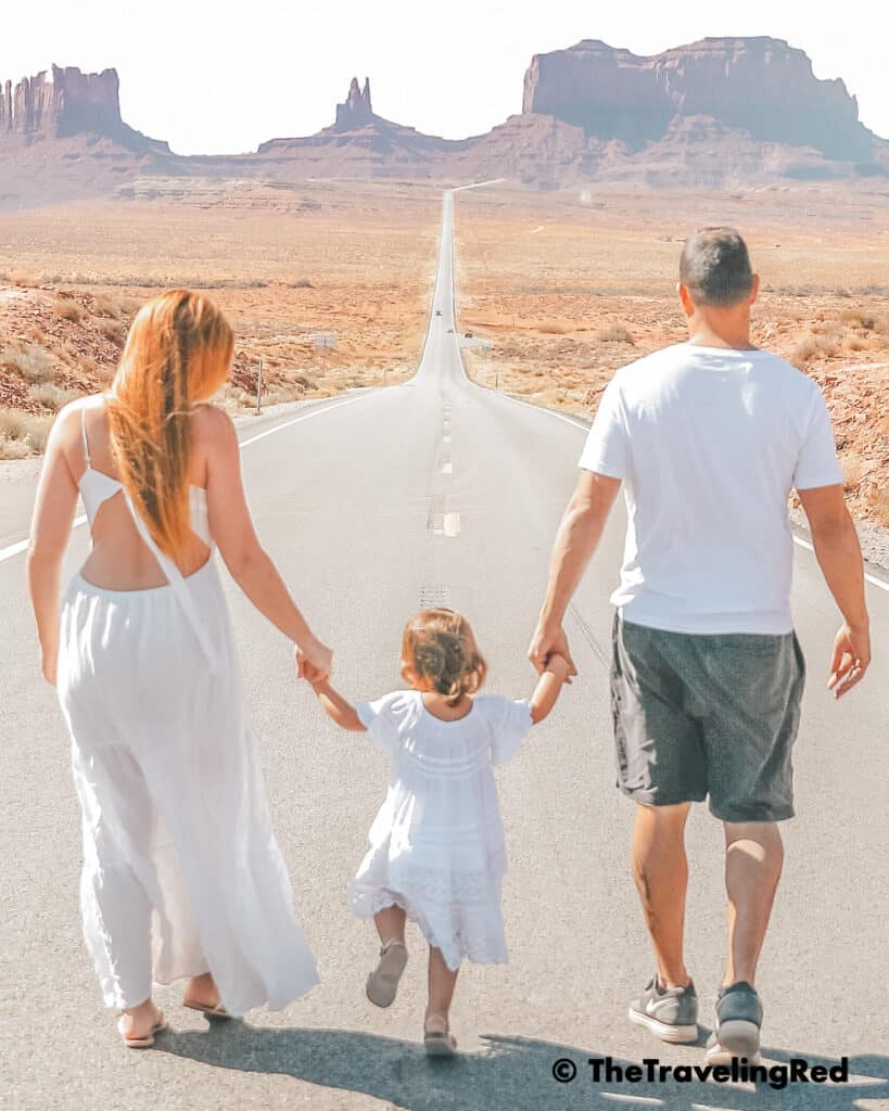 Toddler Photography Hacks by a Mommy Influencer. If your toddler doesn't want to smile or pose, just turn around. It won't matter if they're upset and you'll get beautiful photos of your kids. Photography with children is hard, but these tricks help. Monument Valley in Utah Forrest Gump #MomHacks #KidPhotography #MomTips #Toddlers #PhotographyTips
